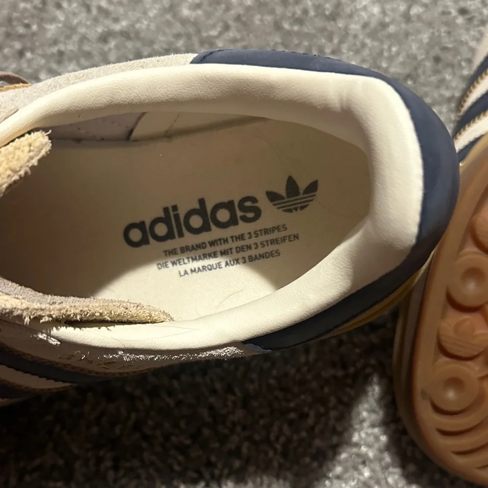 Adidas Sambas Cream and Navy Platform Sneakers - Picture 5 of 7